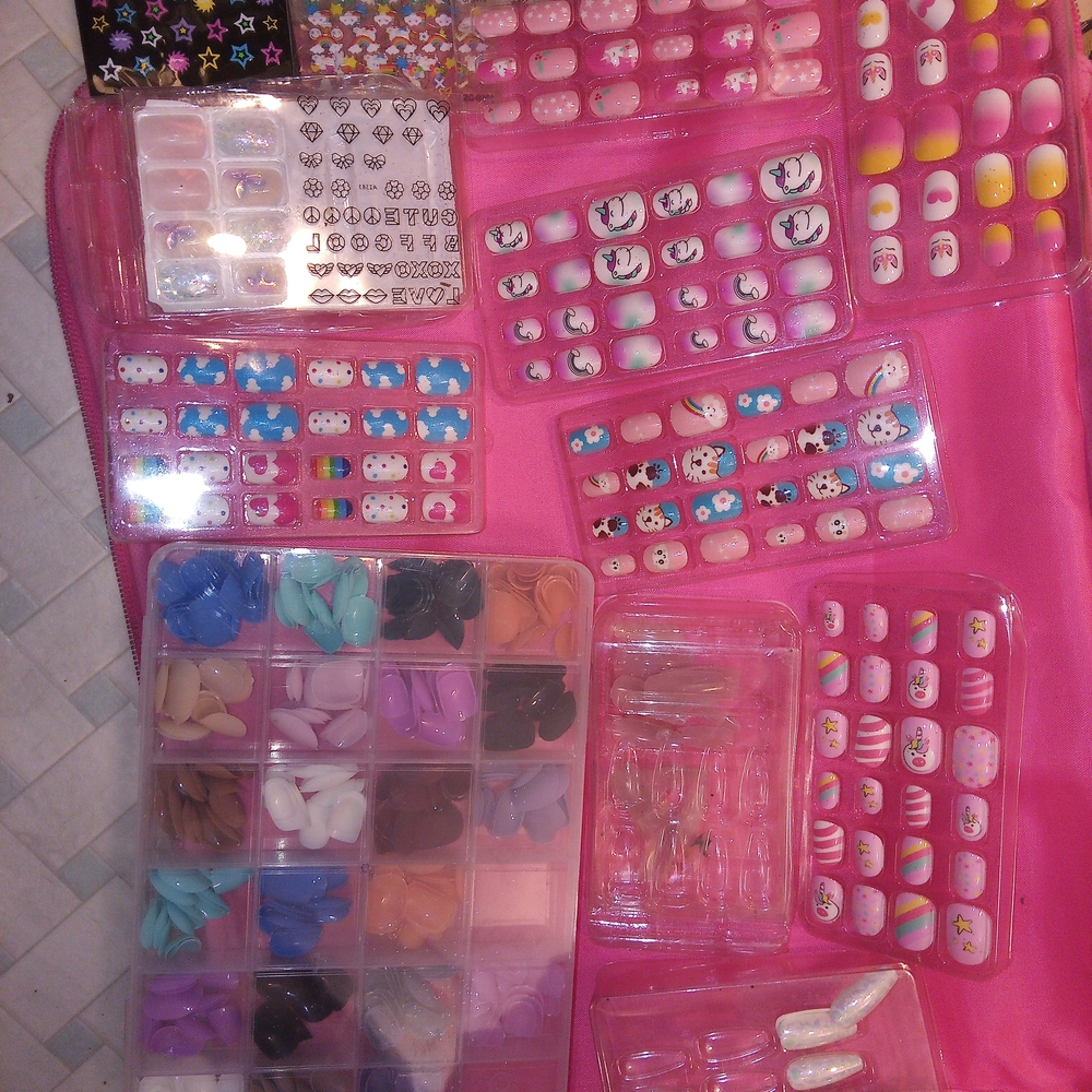 Assorted Cute Press-On Nails Set in Pink, Blue, White